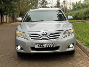 Toyota Camry 2011 Silver