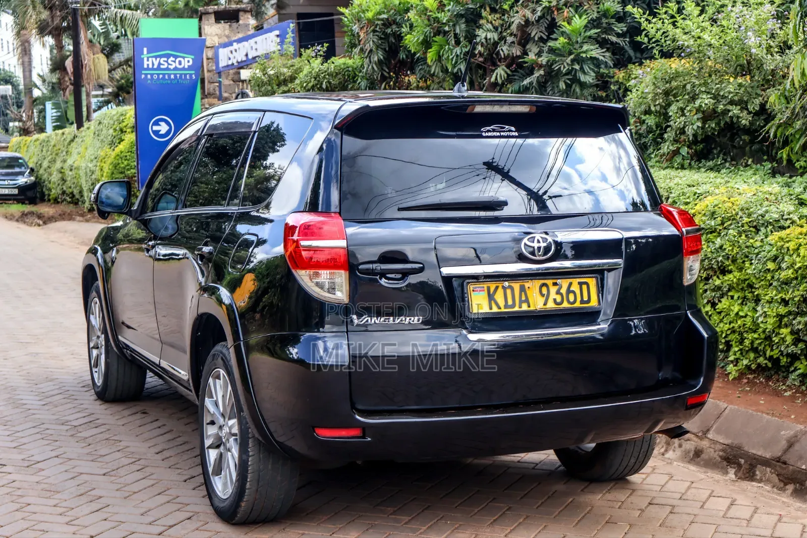 Toyota Vanguard 2013 Black