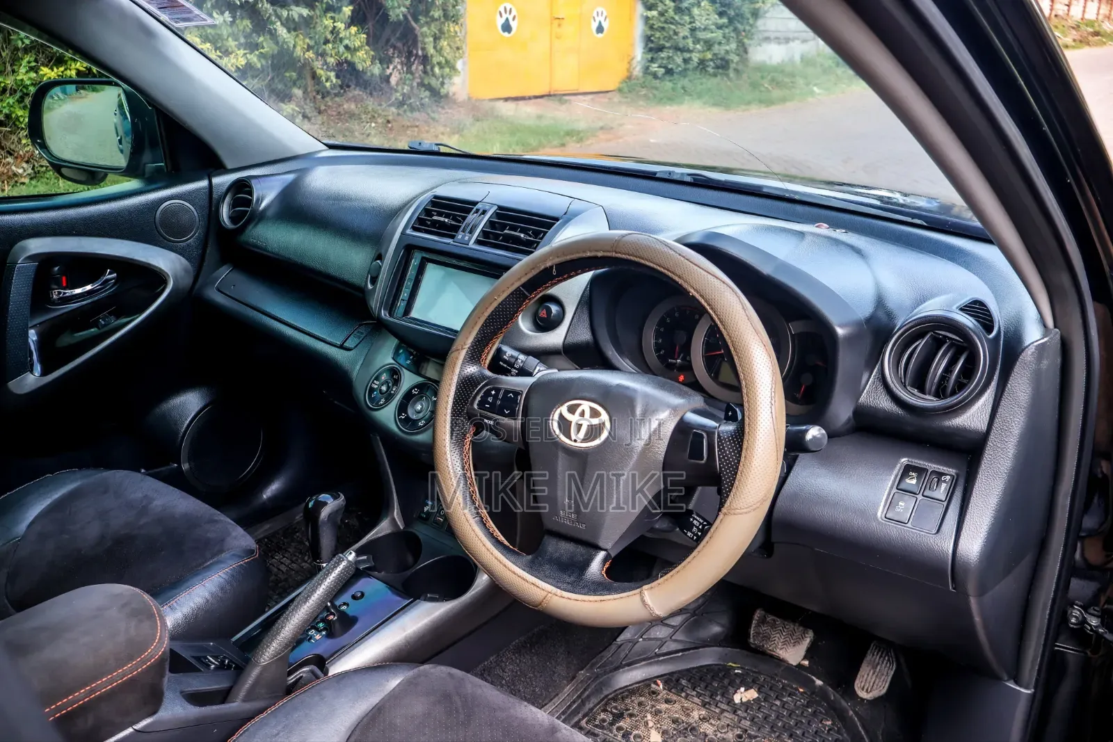 Toyota Vanguard 2013 Black