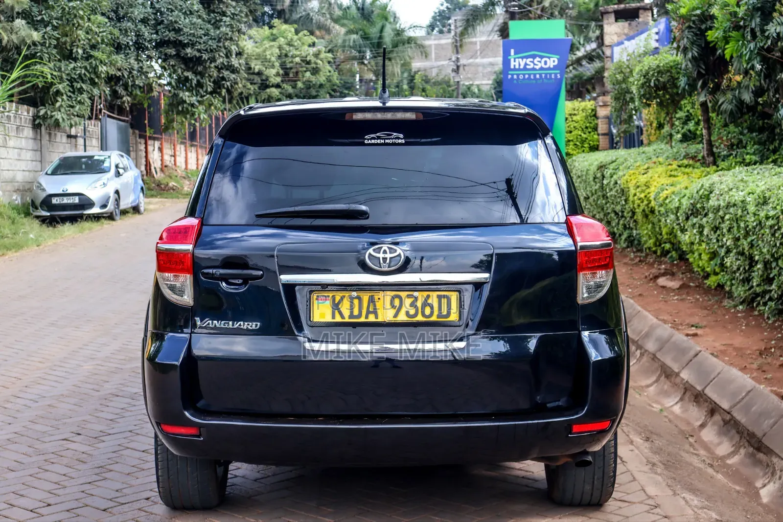 Toyota Vanguard 2013 Black