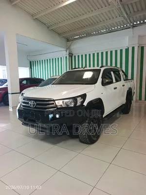 Toyota Hilux 2019 White