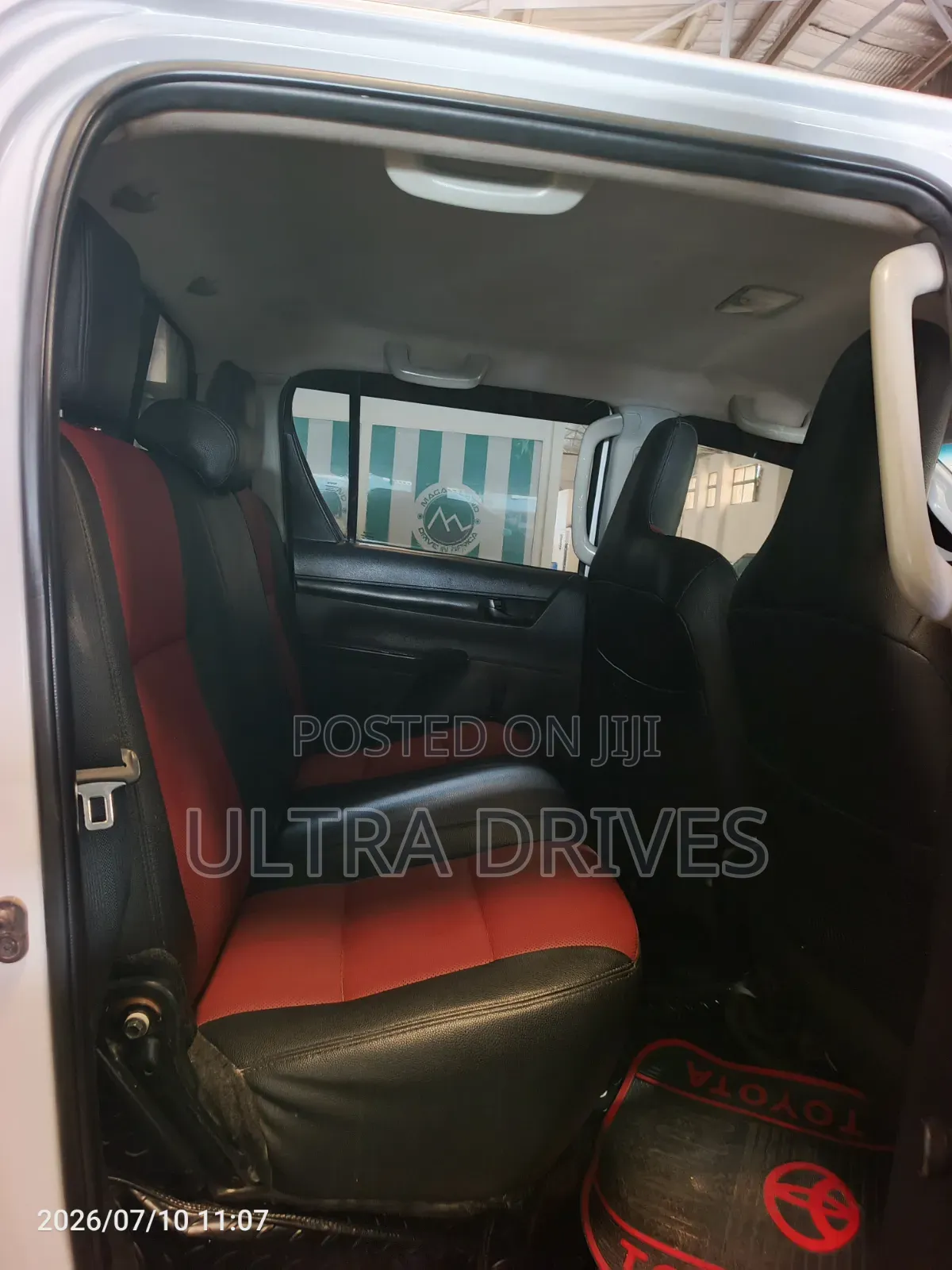 Toyota Hilux 2019 White