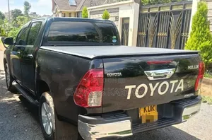 Toyota Hilux 2018 Black