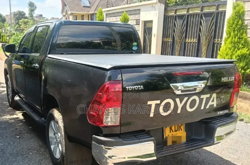 Toyota Hilux 2018 Black