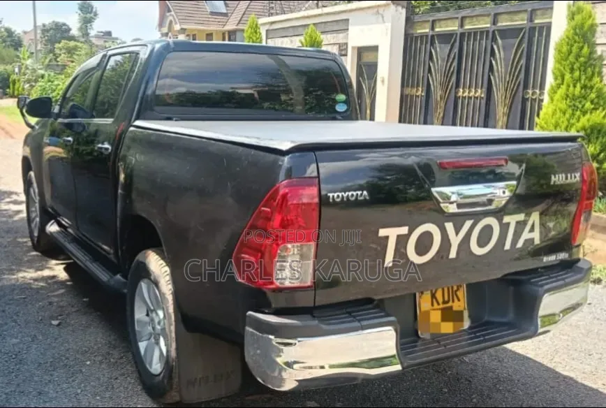 Toyota Hilux 2018 Black