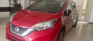 Nissan Note 2018 Red