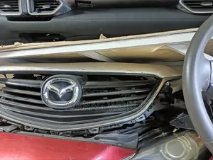 Grill Mazda Atenza