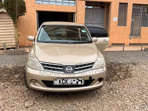 Nissan Tiida 2009 Gold