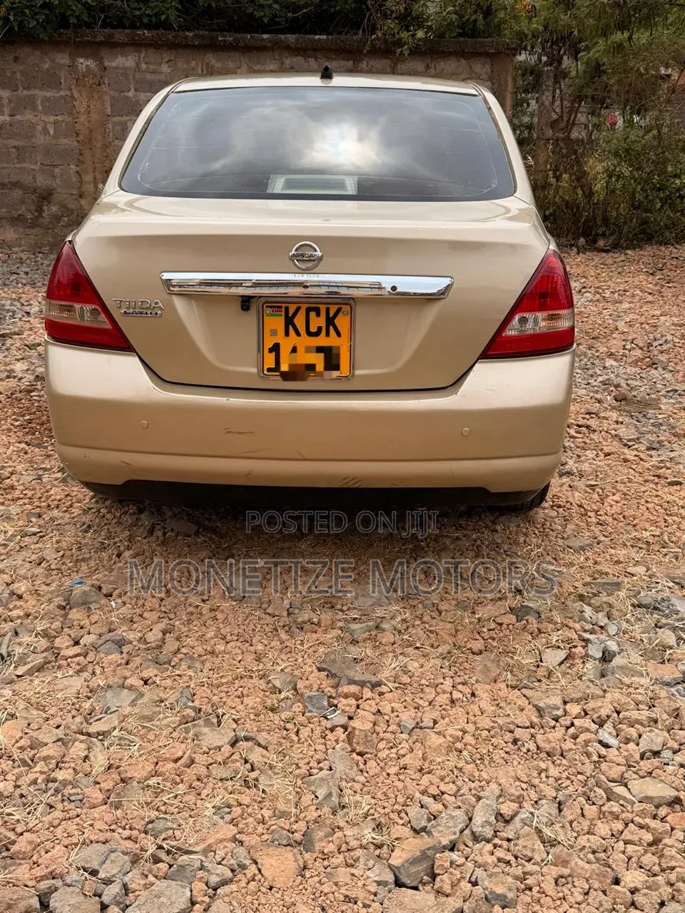 Nissan Tiida 2009 Gold