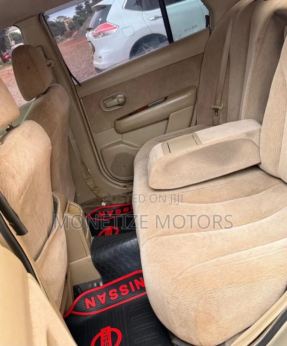 Nissan Tiida 2009 Gold