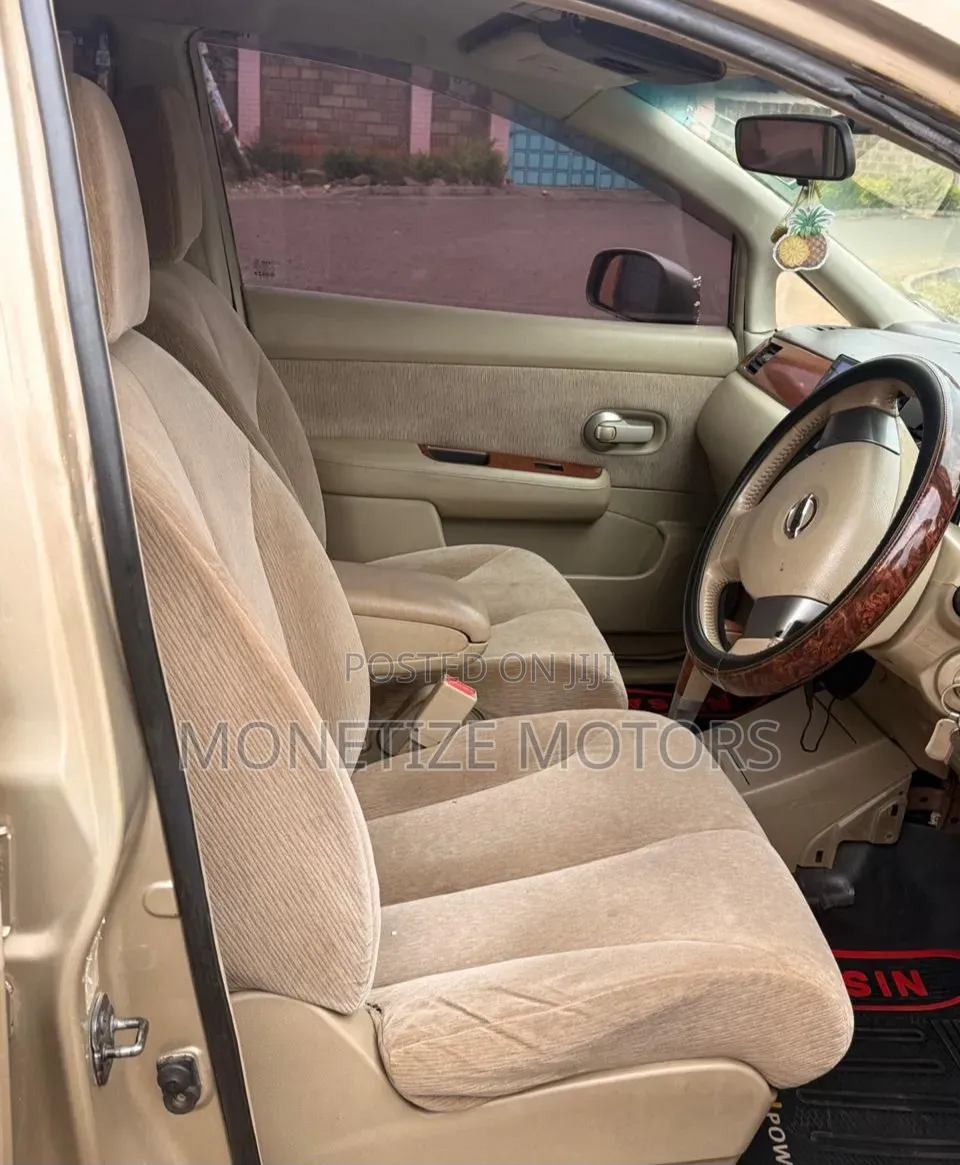 Nissan Tiida 2009 Gold