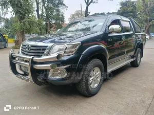 Toyota Hilux 2012 Blue