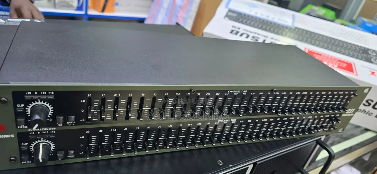 2-Series Graphic Eq