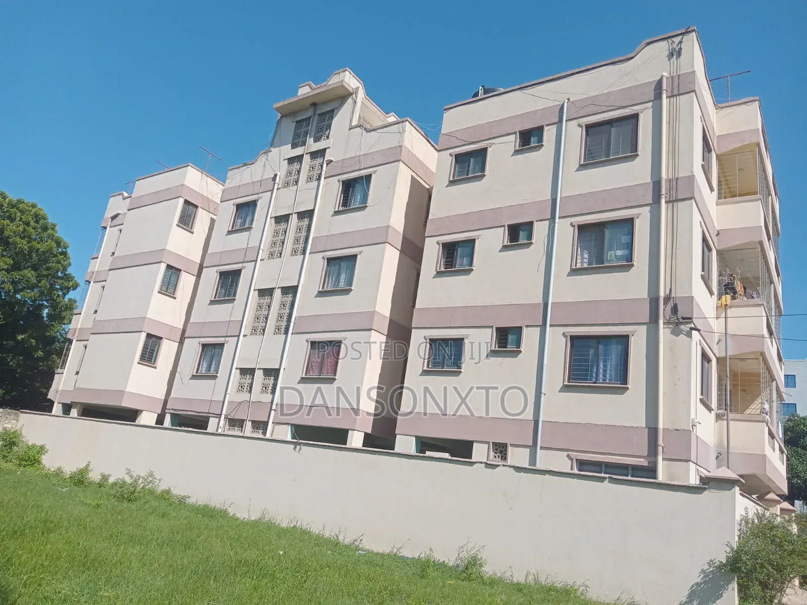20bdrm Block of Flats in Mtambo for sale