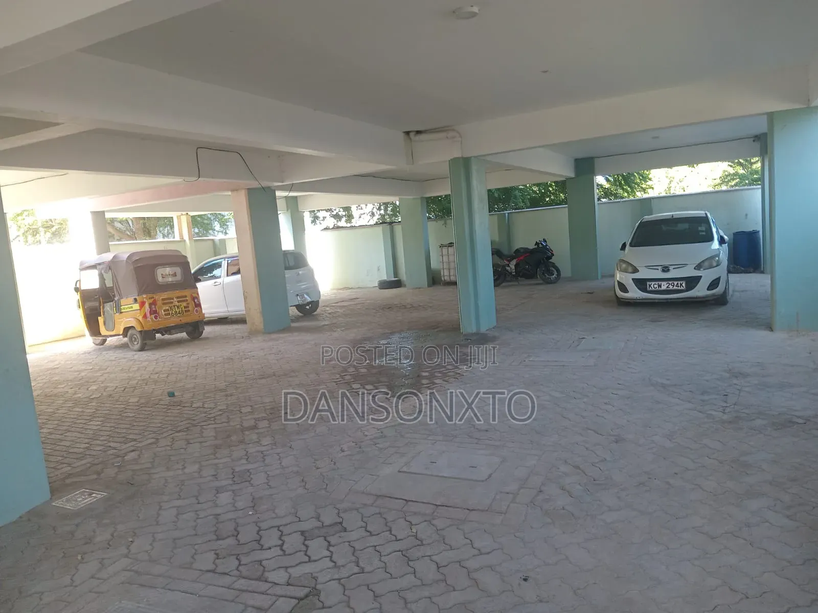 20bdrm Block of Flats in Mtambo for sale