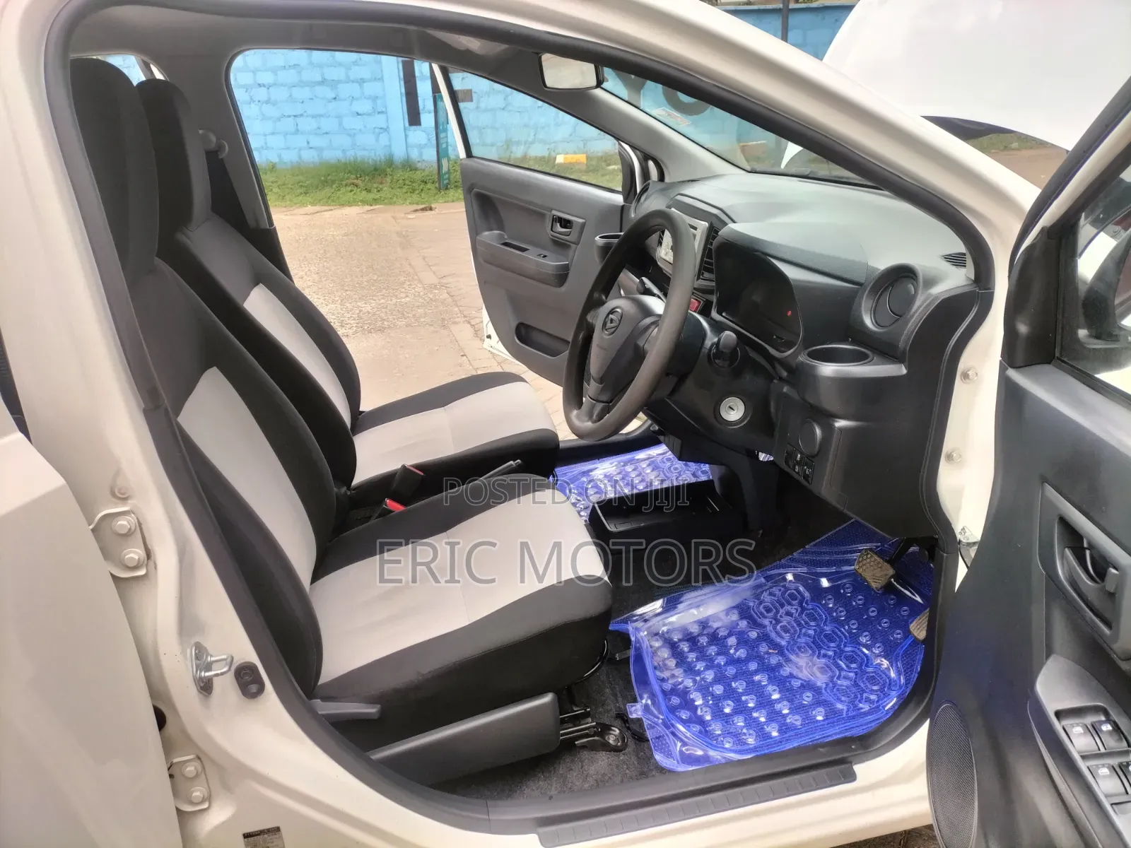 Daihatsu Mira 2017 White