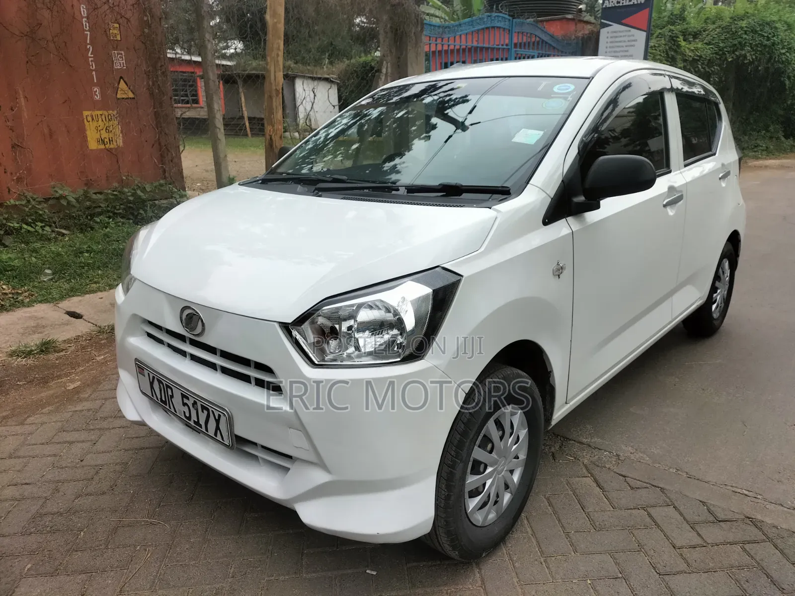 Daihatsu Mira 2017 White