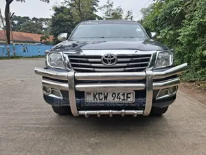 Toyota Hilux 2.5 D-4D 4X4 SRX 2012 Gray