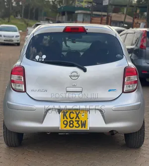 Nissan March 2011 Silver