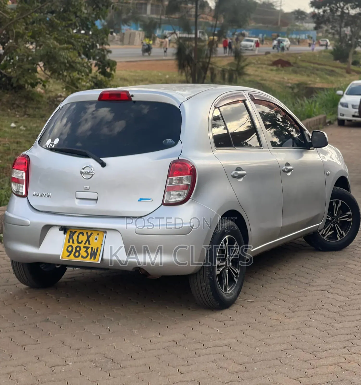 Nissan March 2011 Silver
