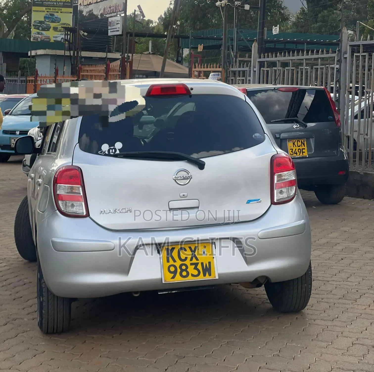 Nissan March 2011 Silver