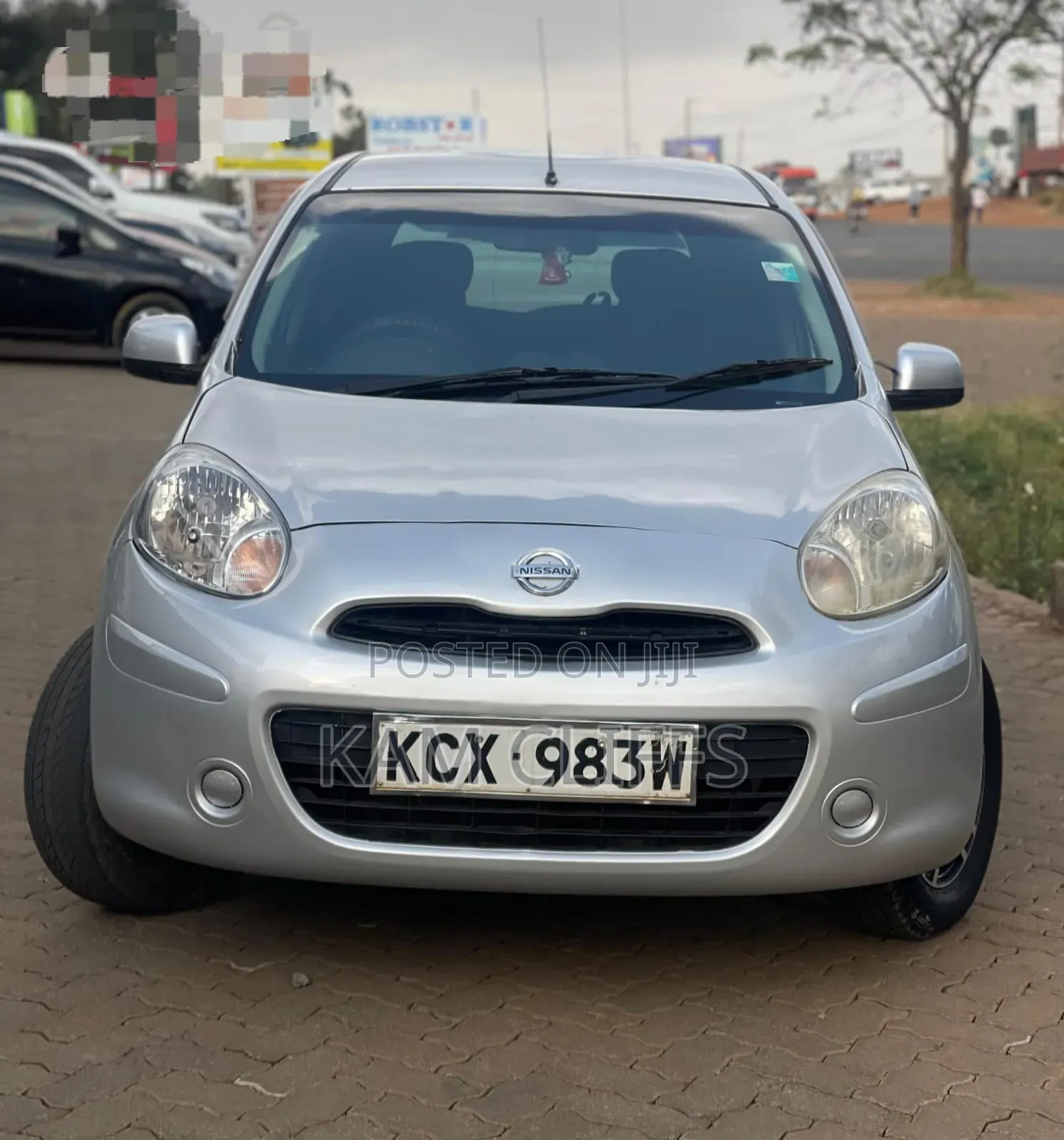Nissan March 2011 Silver