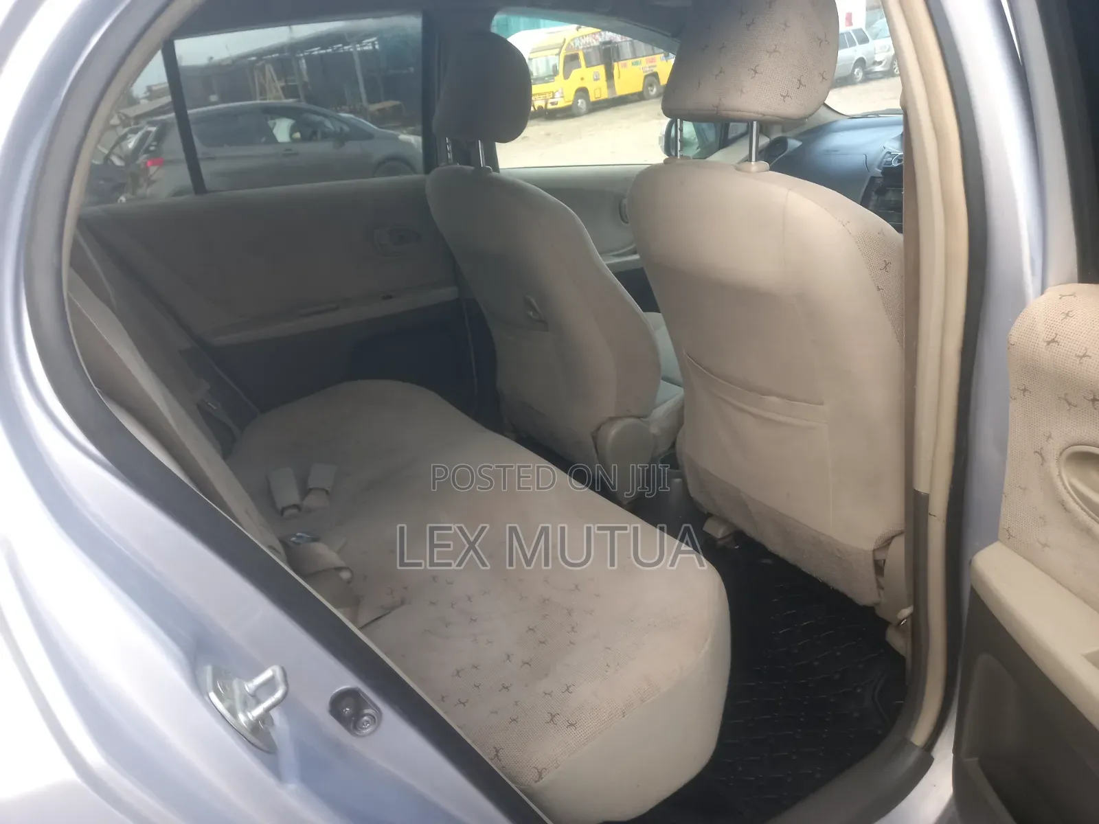 Toyota Vitz 2007 Silver