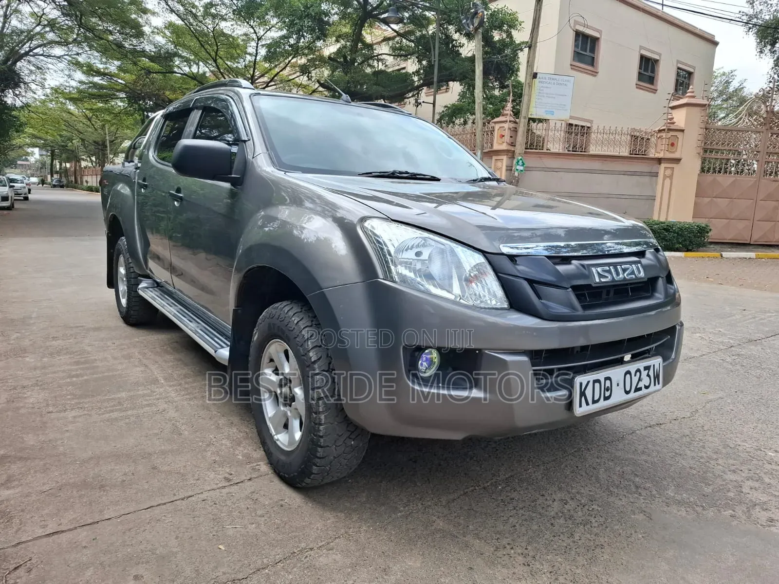 Isuzu D-MAX 2022 Gray