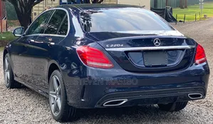 Mercedes-Benz C220 2018 Blue