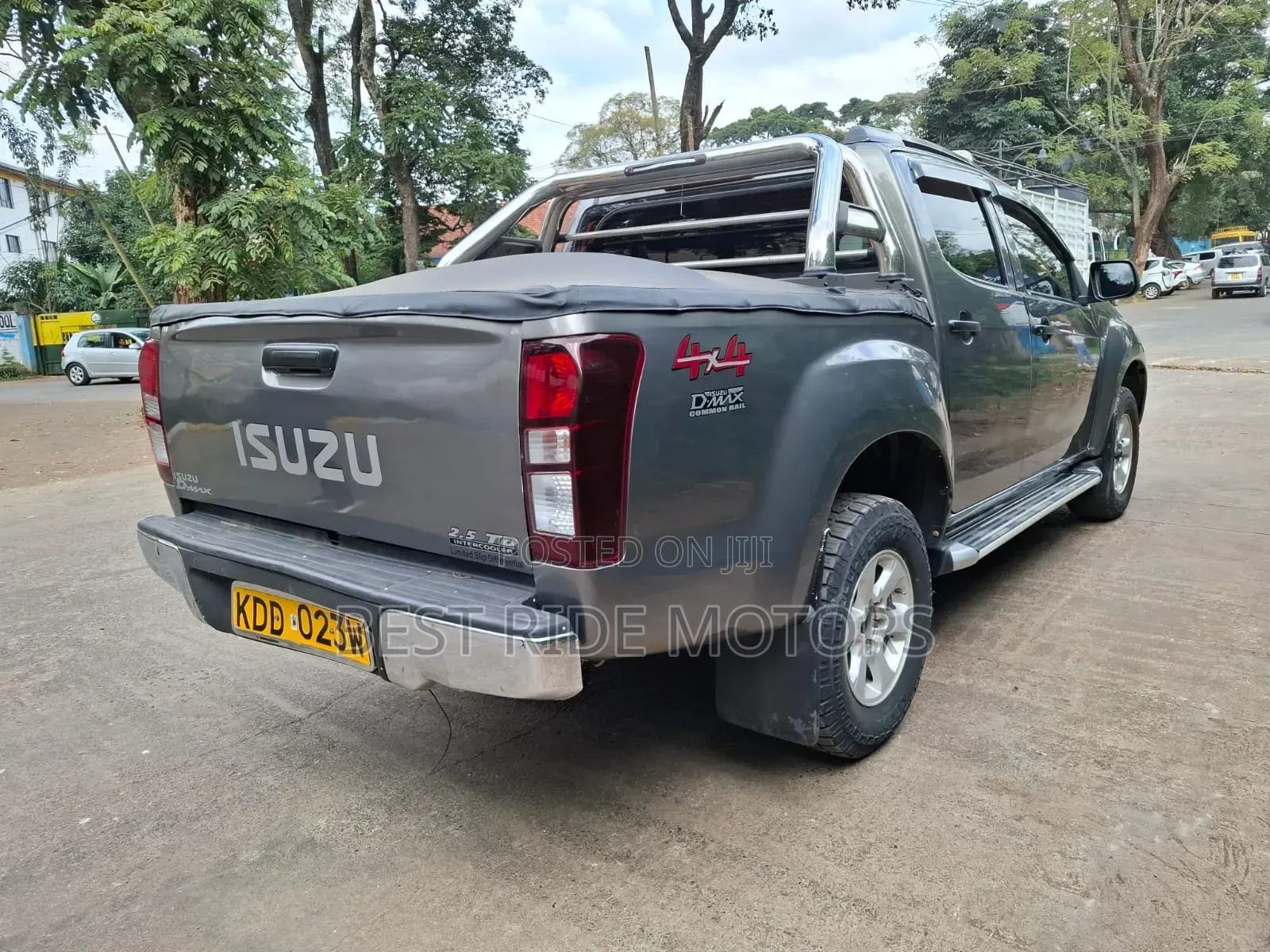 Isuzu D-MAX 2022 Gray