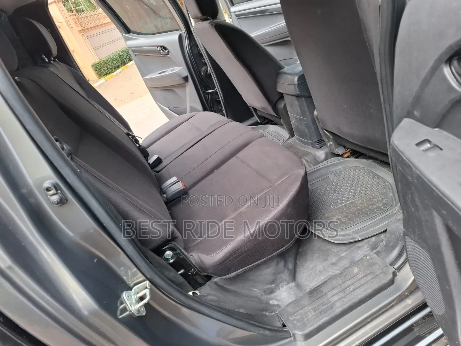 Isuzu D-MAX 2022 Gray