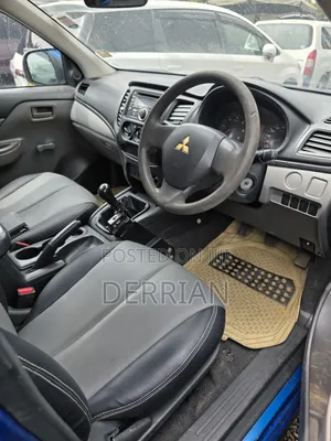 Mitsubishi L200 2015 Blue