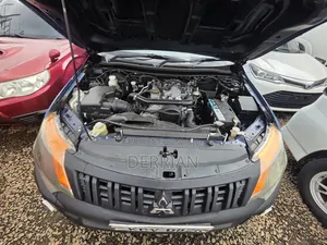 Mitsubishi L200 2015 Blue