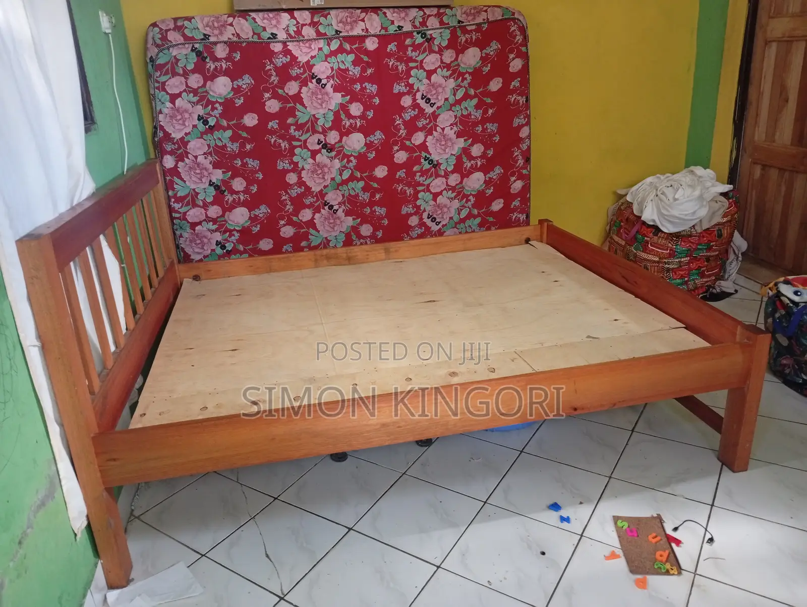 5*6 Red Oak Bed. Relatively New. With Cardboard