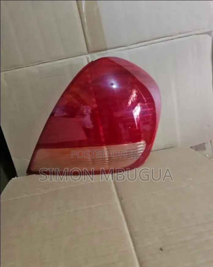 Nissan Sylphy N16 Rear Taillight Lens