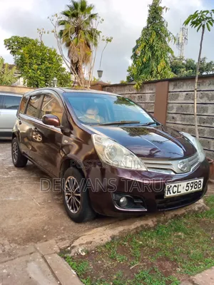 Nissan Note 2010 Maroon