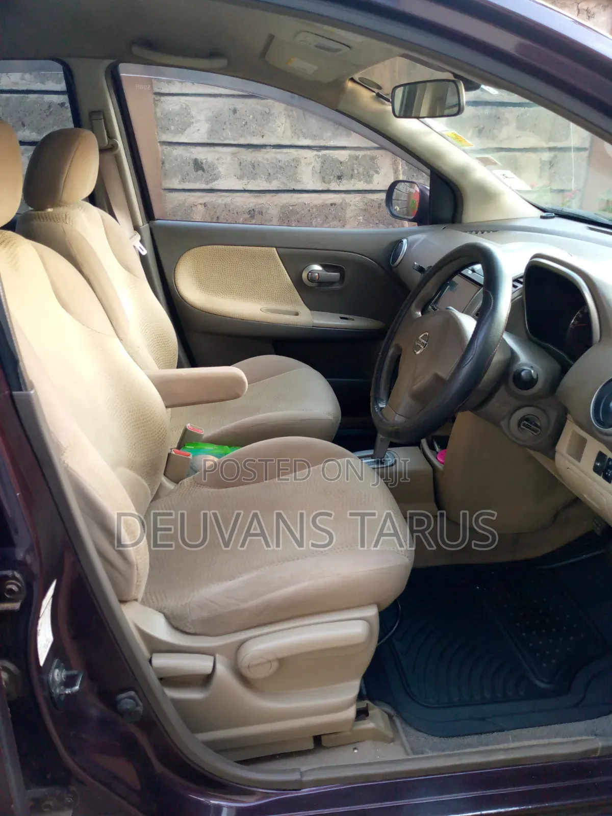 Nissan Note 2010 Maroon