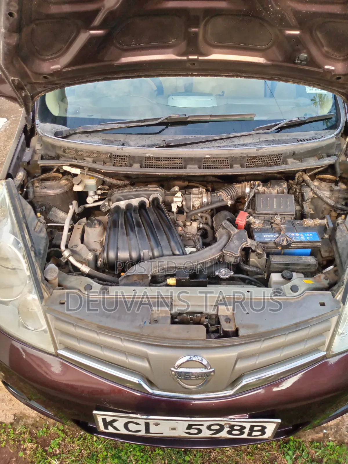 Nissan Note 2010 Maroon