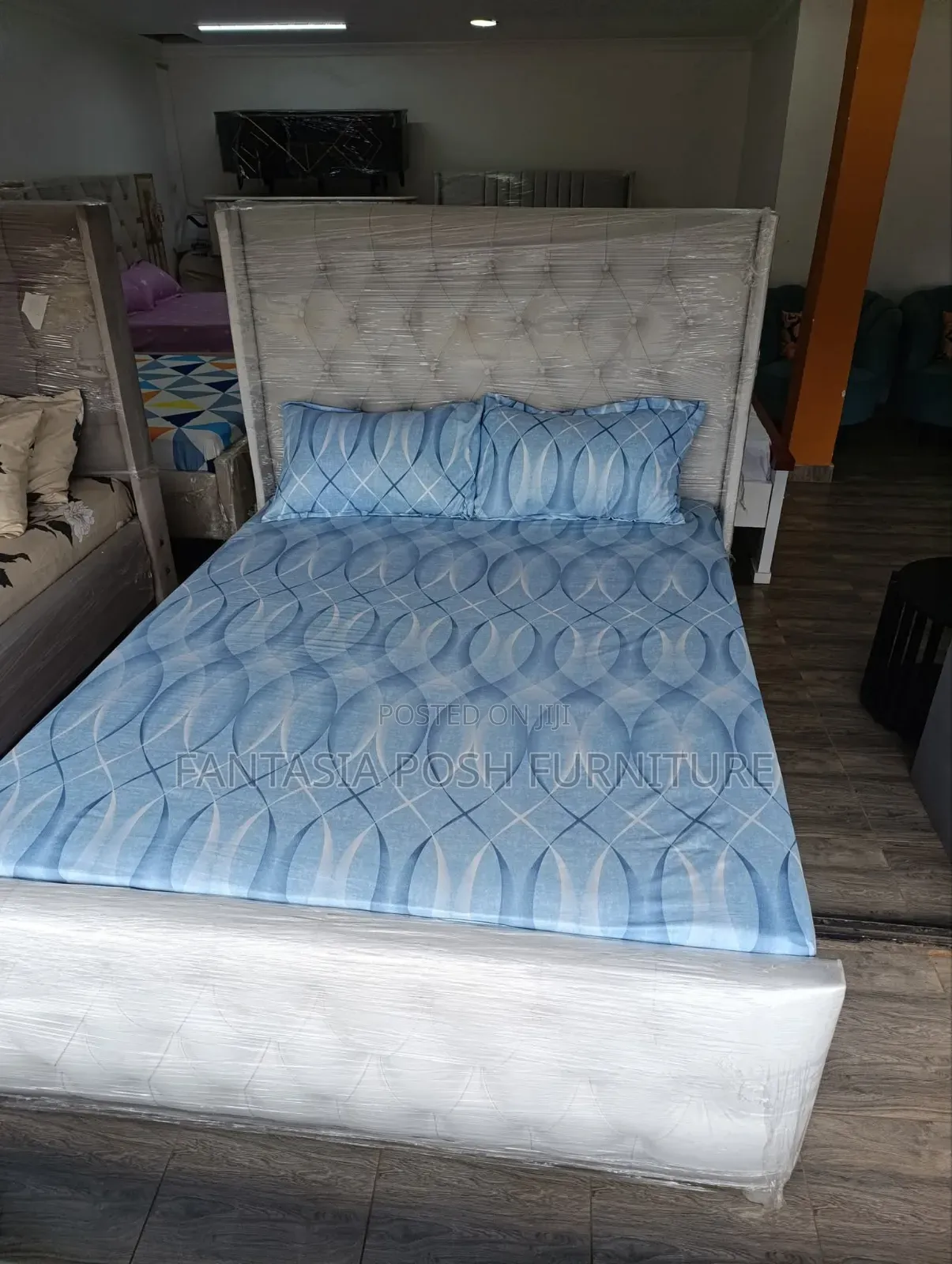 Grey Tufted Bed 4 by 6