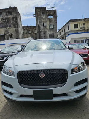Jaguar F-Pace 2018 White