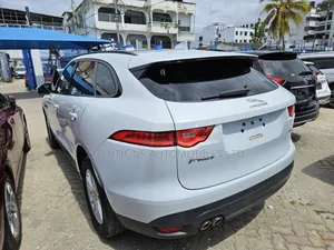 Jaguar F-Pace 2018 White