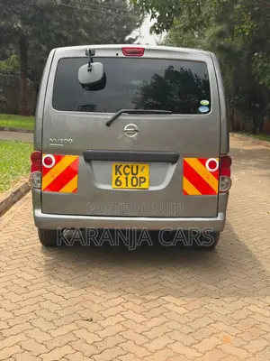 Nissan NV200 2012