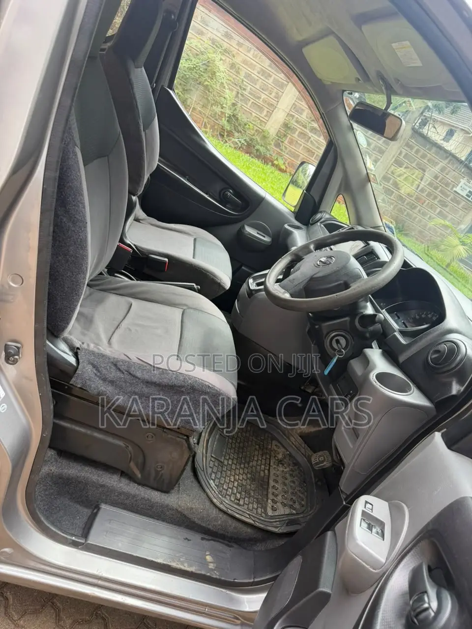 Nissan NV200 2012