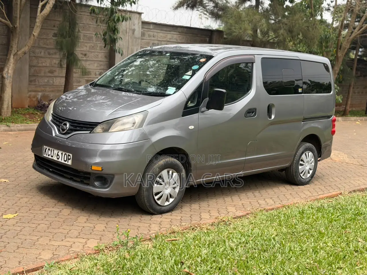 Nissan NV200 2012