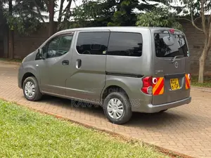 Nissan NV200 2012
