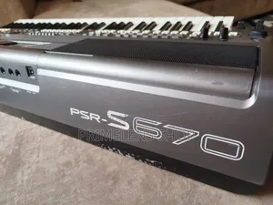 Yamaha PSR 670