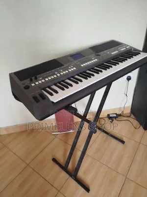 Yamaha PSR 670