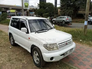 Mitsubishi Pajero 2005 White