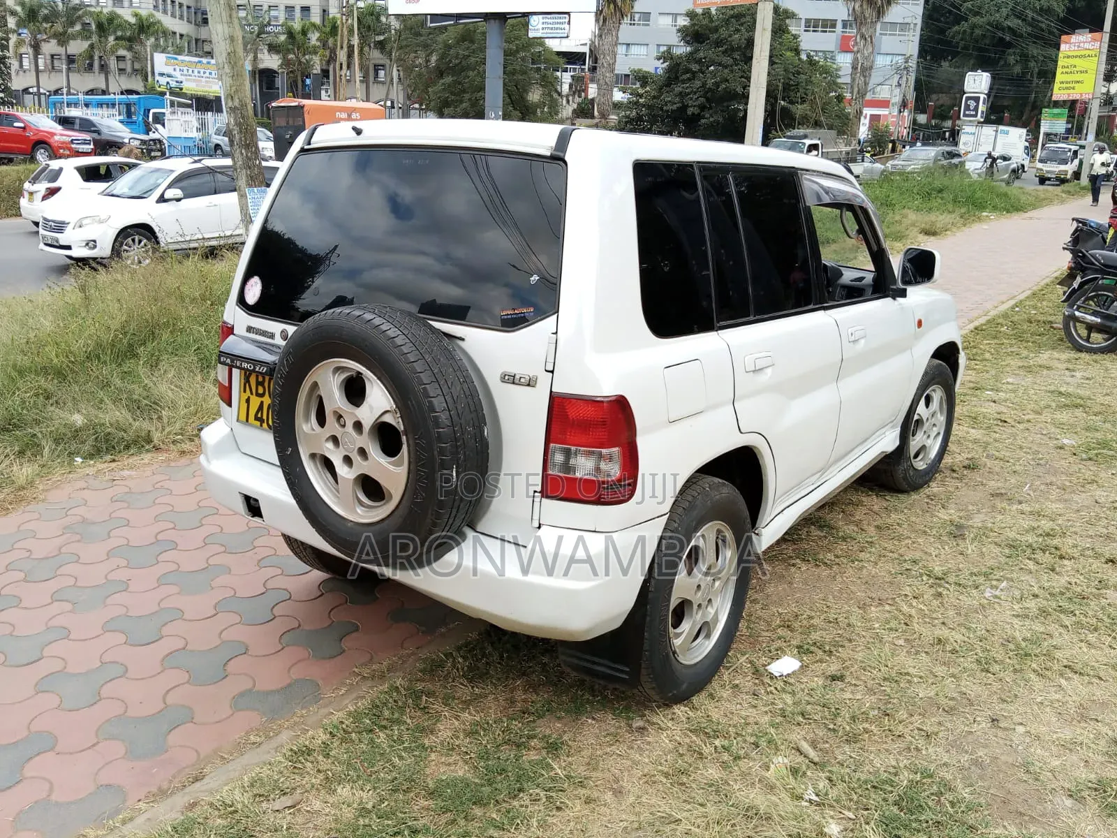 Mitsubishi Pajero 2005 White
