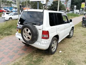 Mitsubishi Pajero 2005 White